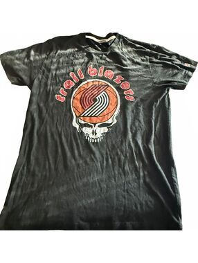 Grey Portland Trail Blazers X Grateful Dead X NBA Homage T Shirt Size Medium